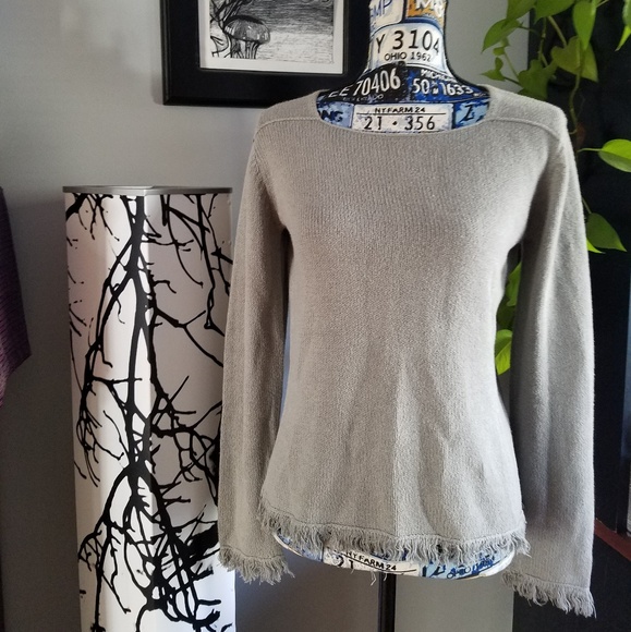 Liz Claiborne Sweaters - LIZ CLAIBORNE GRAY FRINGE SWEATER